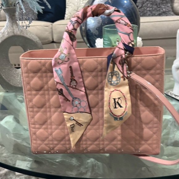 Authentic Christian Dior Lady Dior Large Top Handle Bag
in Pink Retails at$6500 - Picture 12 of 15